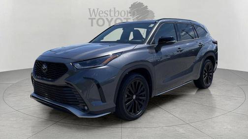 Magnetic Gray Metallic 2025 Toyota Highlander XSE