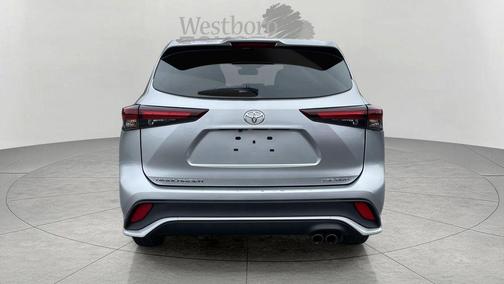 Celestial Silver Metallic 2025 Toyota Highlander XSE