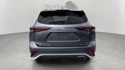 Magnetic Gray Metallic 2025 Toyota Highlander XSE