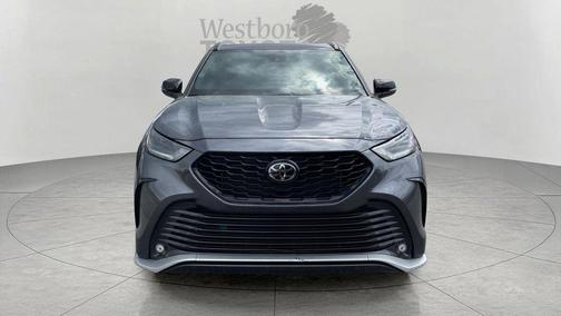 Magnetic Gray Metallic 2025 Toyota Highlander XSE