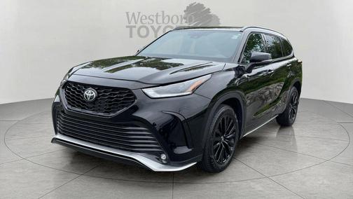 Midnight Black Metallic 2025 Toyota Highlander XSE