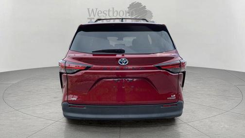 2022 Toyota Sienna LE