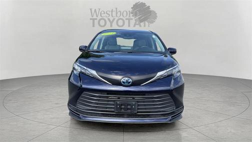 2024 Toyota Sienna LE