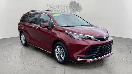 Pearl 2024 Toyota Sienna XLE