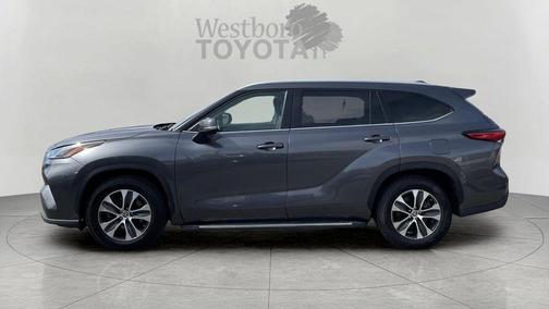 Magnetic Gray 2023 Toyota Highlander XLE