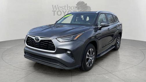 Magnetic Gray 2023 Toyota Highlander XLE