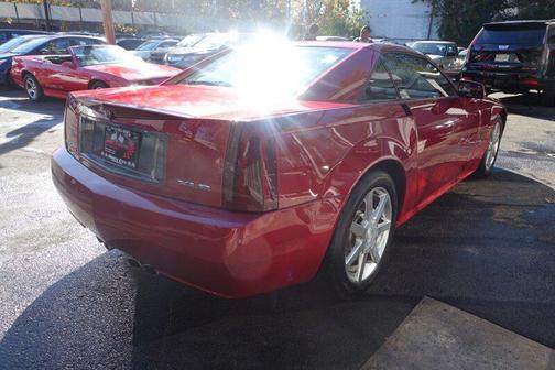 2005 Cadillac XLR Base