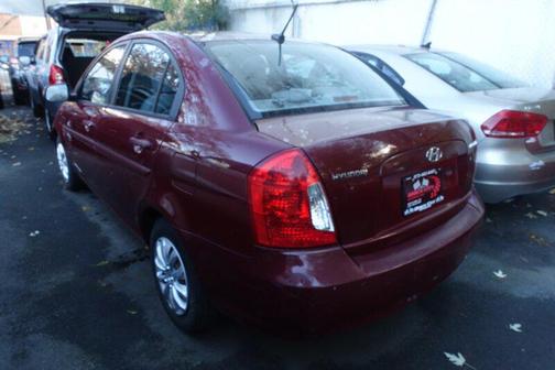 2010 Hyundai Accent GLS