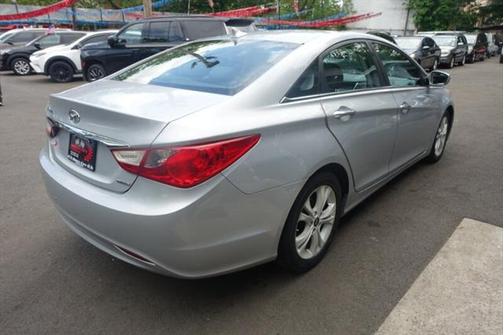 2011 Hyundai SONATA Limited