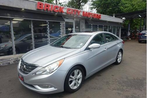2011 Hyundai SONATA Limited