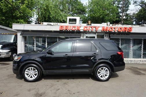 Black 2017 Ford Explorer Base