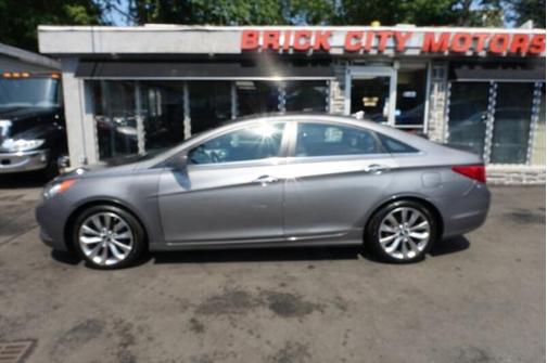 2011 Hyundai SONATA Limited