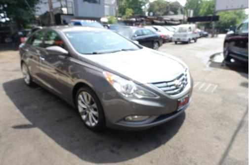 2011 Hyundai SONATA Limited
