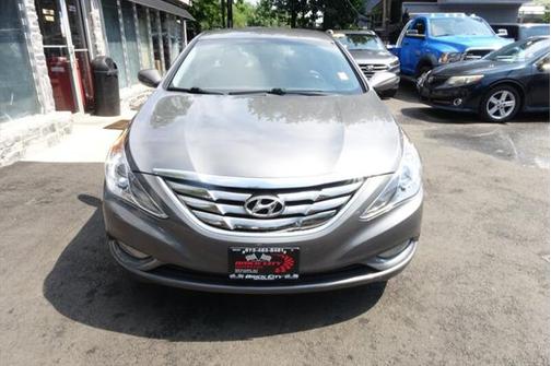 2011 Hyundai SONATA Limited