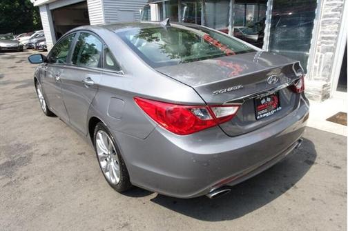 2011 Hyundai SONATA Limited