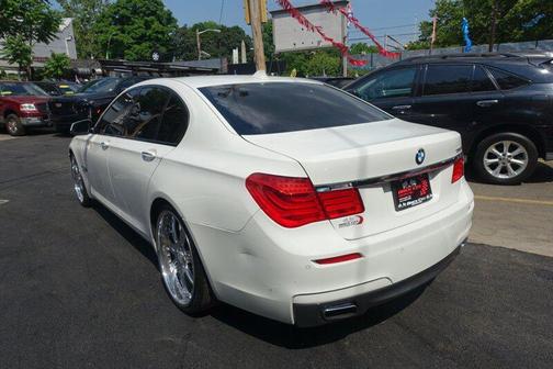 2012 BMW 750 i xDrive
