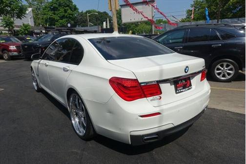 2012 BMW 750 i xDrive