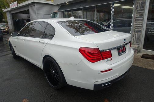 2012 BMW 750 i xDrive