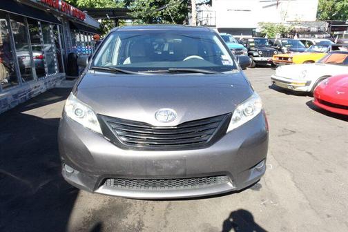 2013 Toyota Sienna SE