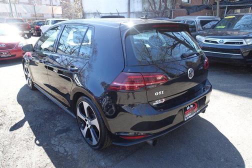 2015 Volkswagen Golf GTI 2.0T SE 4-Door