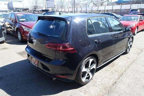 2015 Volkswagen Golf GTI 2.0T SE 4-Door