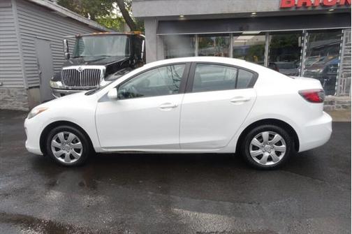 2013 Mazda Mazda3 i Sport