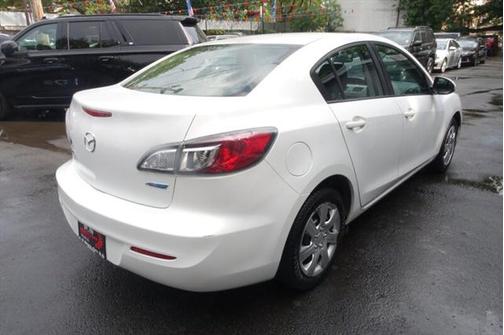 2013 Mazda Mazda3 i Sport