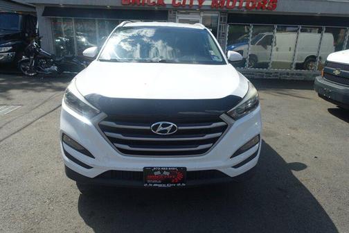 2017 Hyundai TUCSON SE