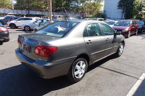 2005 Toyota Corolla LE