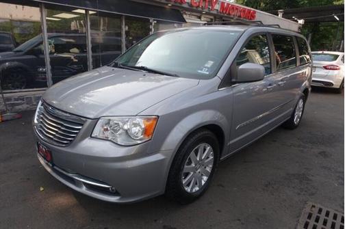 2015 Chrysler Town & Country Touring