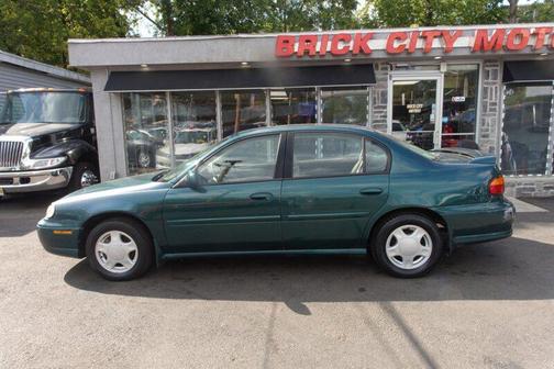 2000 Chevrolet Malibu Base