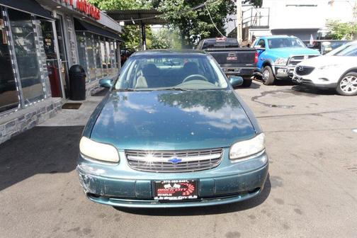 2000 Chevrolet Malibu Base