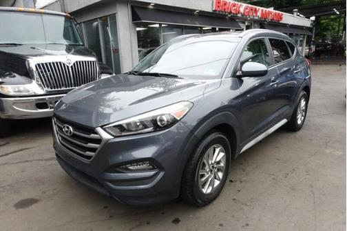 2017 Hyundai TUCSON SE