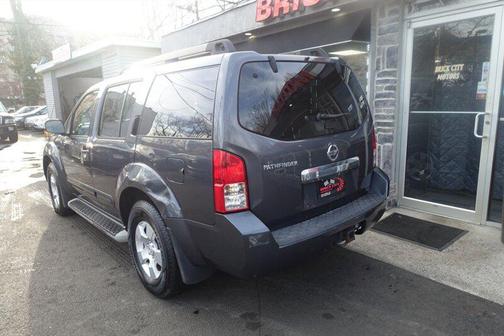 2011 Nissan Pathfinder SV