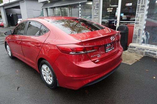 2018 Hyundai ELANTRA SE