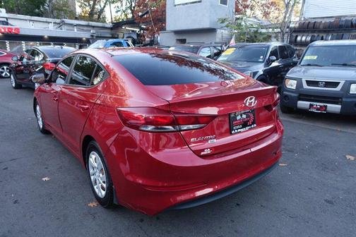 2018 Hyundai ELANTRA SE
