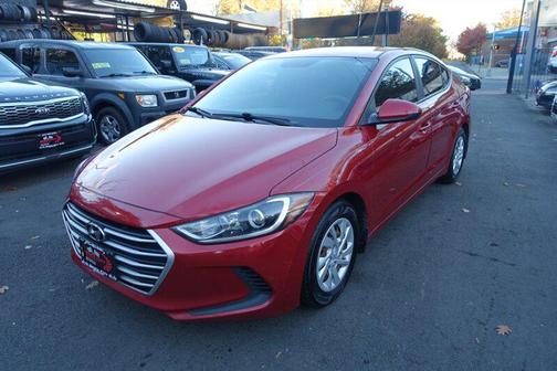 2018 Hyundai ELANTRA SE