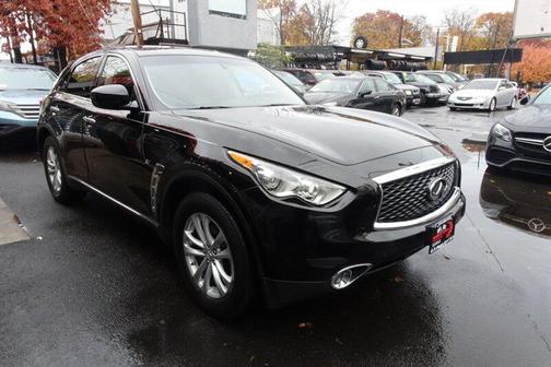 2017 INFINITI QX70 Base