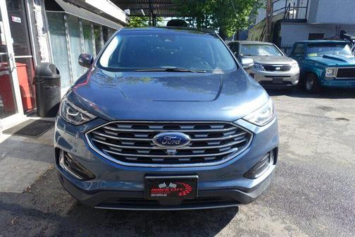 Blue 2019 Ford Edge Titanium