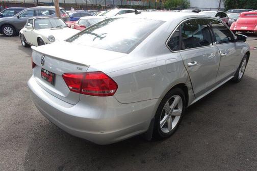 2015 Volkswagen Passat 1.8T Limited Edition