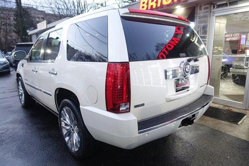 2010 Cadillac Escalade Premium