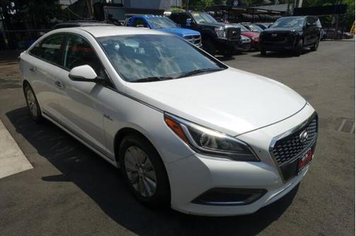 2017 Hyundai SONATA Hybrid SE