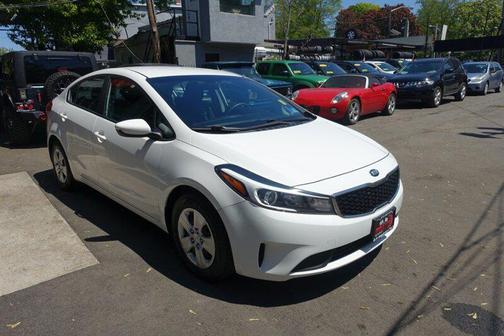 Snow White Pearl 2018 Kia Forte LX