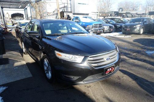 2014 Ford Taurus SEL