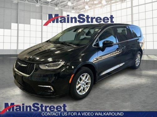 2023 Chrysler Pacifica Touring-L