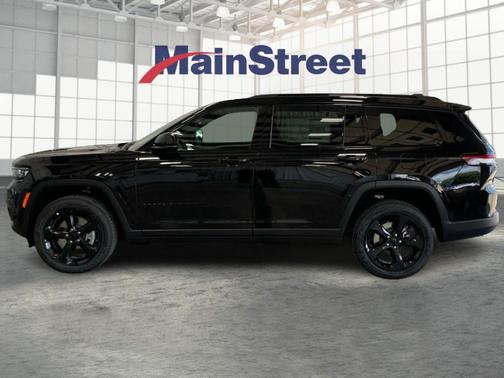 Diamond Black 2025 Jeep Grand Cherokee L Laredo