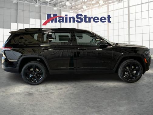 Diamond Black 2025 Jeep Grand Cherokee L Laredo