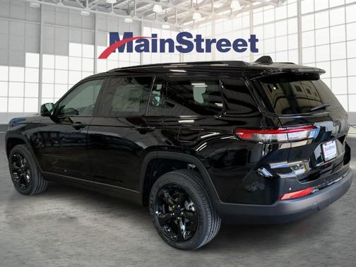 Diamond Black 2025 Jeep Grand Cherokee L Laredo