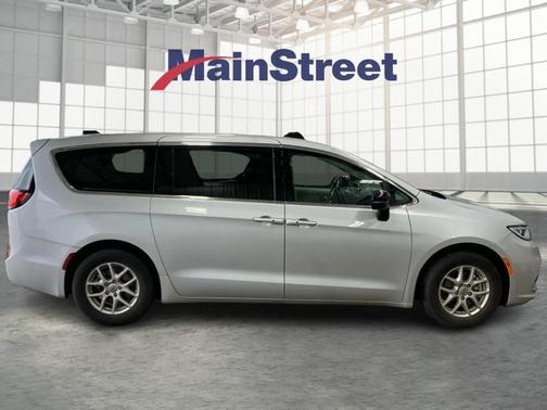 2024 Chrysler Pacifica Touring-L