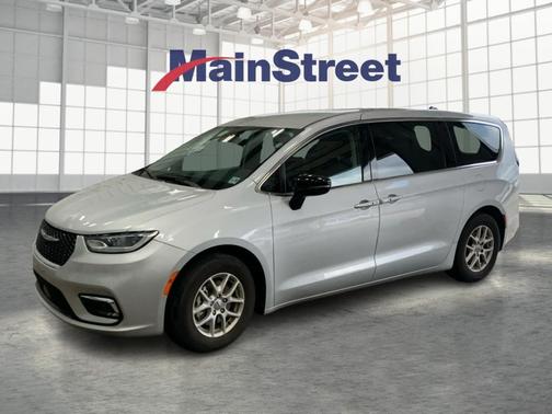 2024 Chrysler Pacifica Touring-L